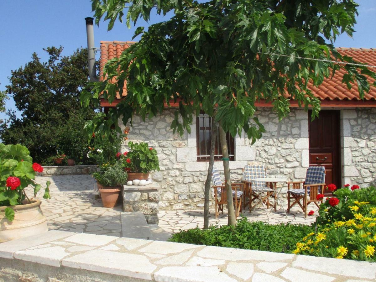 Stone House In A Quiet Landscape, Leonidion Villa Ngoại thất bức ảnh